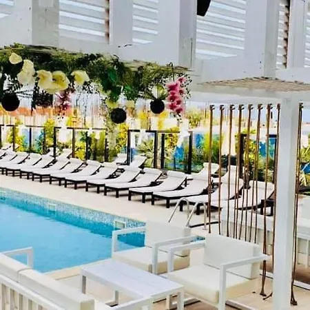 Unique Maya Mamaia - Piscina - Parcare Free Daire Navodari